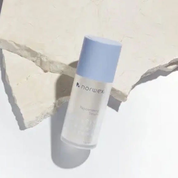 Retail $70 Norwex Rejuvenating Serum 1oz - Picture 2 of 4